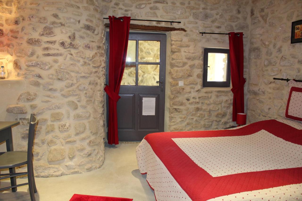 Bed and Breakfast Les Logis De Paban Crestet Exterior foto