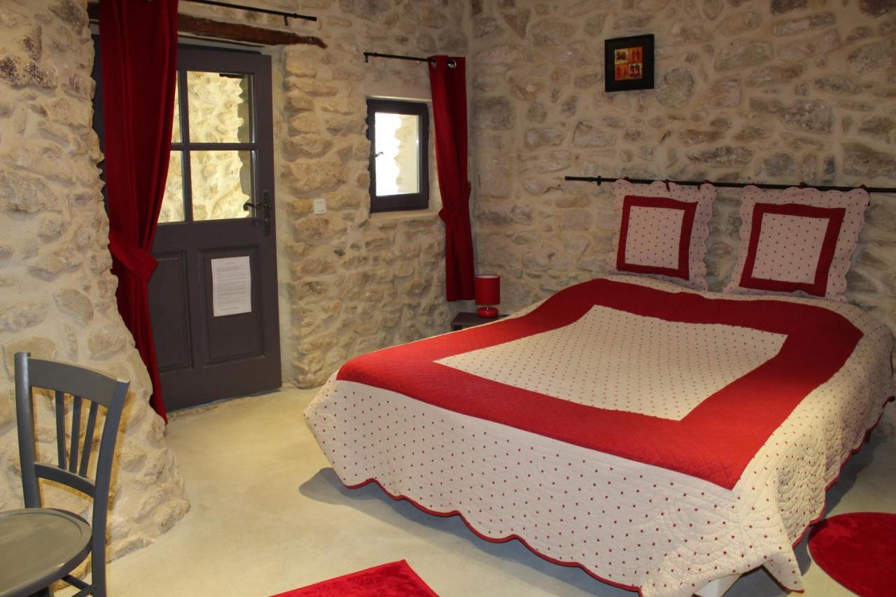 Bed and Breakfast Les Logis De Paban Crestet Exterior foto