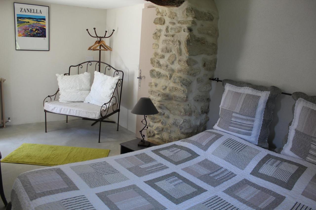 Bed and Breakfast Les Logis De Paban Crestet Exterior foto