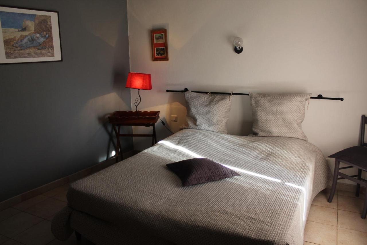 Bed and Breakfast Les Logis De Paban Crestet Exterior foto