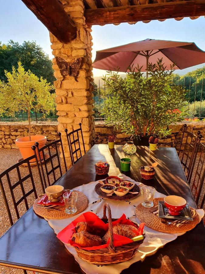 Bed and Breakfast Les Logis De Paban Crestet Exterior foto